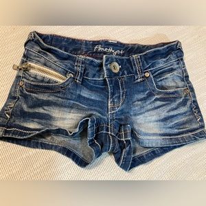 Juniors Jean Shorts. Size 0.